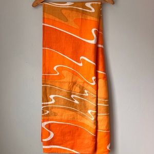 Vera 100% Linen Tablecloth Waves Design